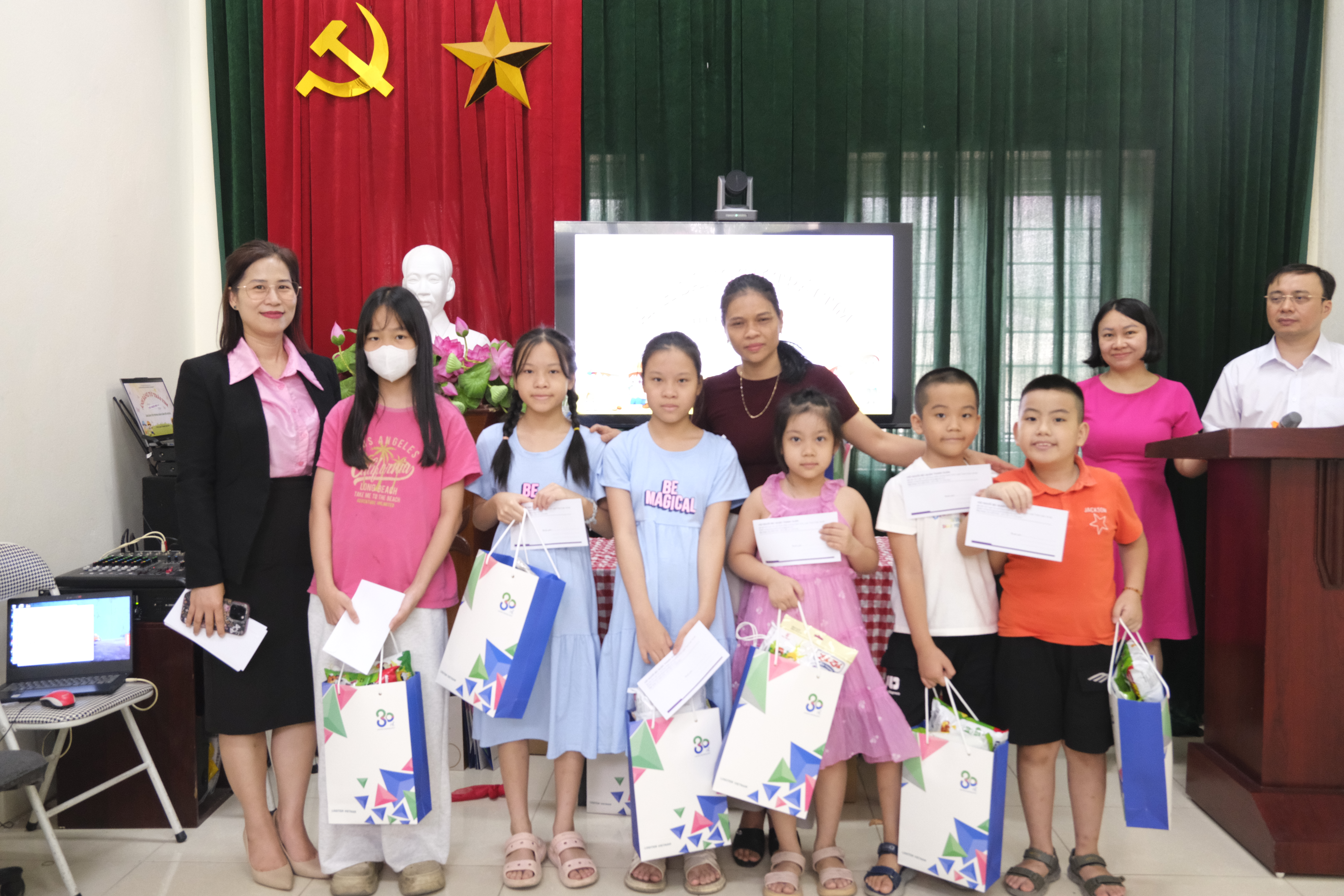 Ánh sáng từ trái tim: Nơi âm nhạc và sự thấu hiểu khơi nguồn yêu thương